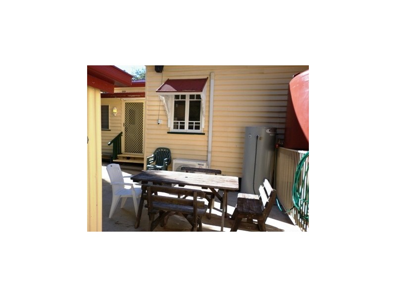 1 King ST, Somerset Dam QLD 4312
