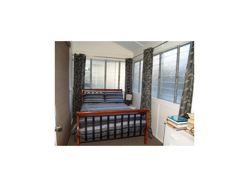 1 King ST, Somerset Dam QLD 4312