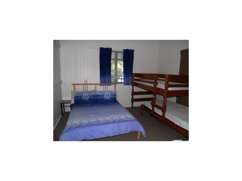 1 King ST, Somerset Dam QLD 4312
