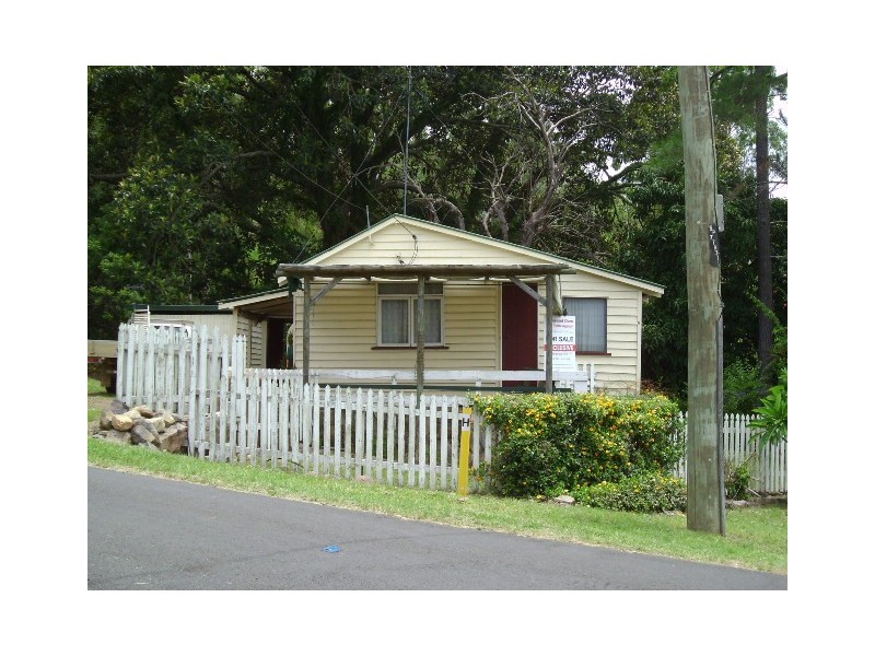 12 George St, Somerset Dam QLD 4312