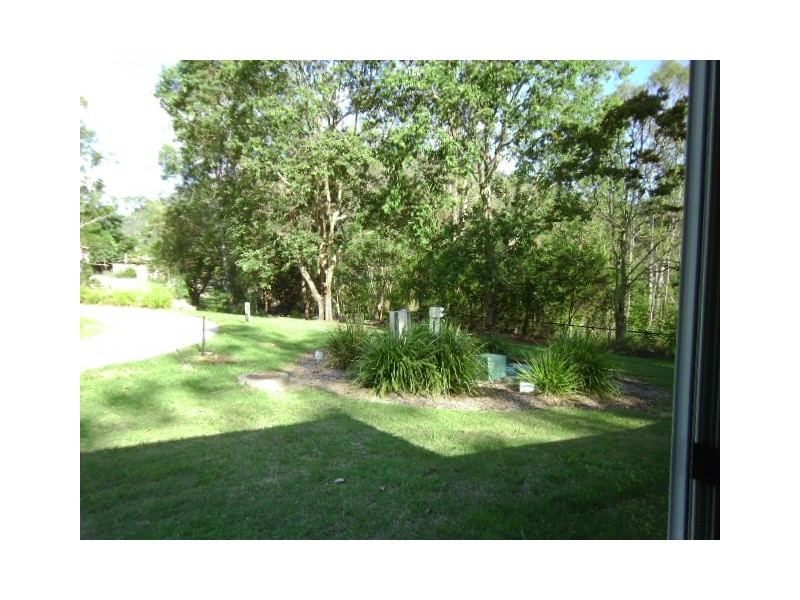 13 First Ave, Somerset Dam QLD 4312