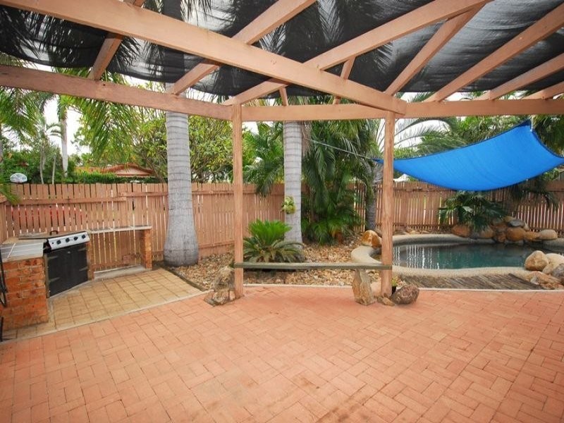 20 Seaward Crescent, Pallarenda QLD 4810