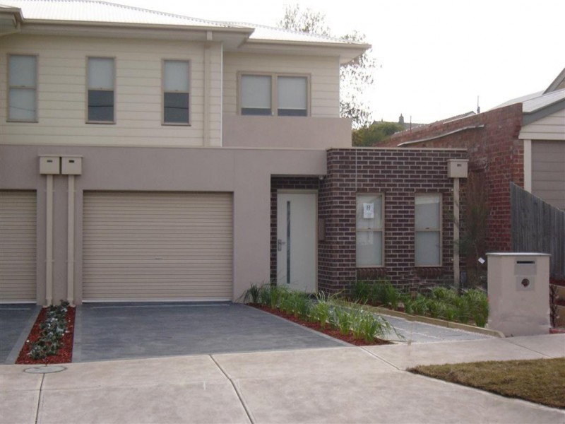 8 Shakespeare Ave, Preston VIC 3072