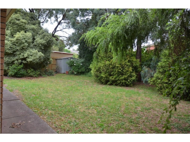 17/27 Central Avenue, Croydon South VIC 3136