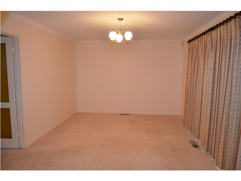 17/27 Central Avenue, Croydon South VIC 3136