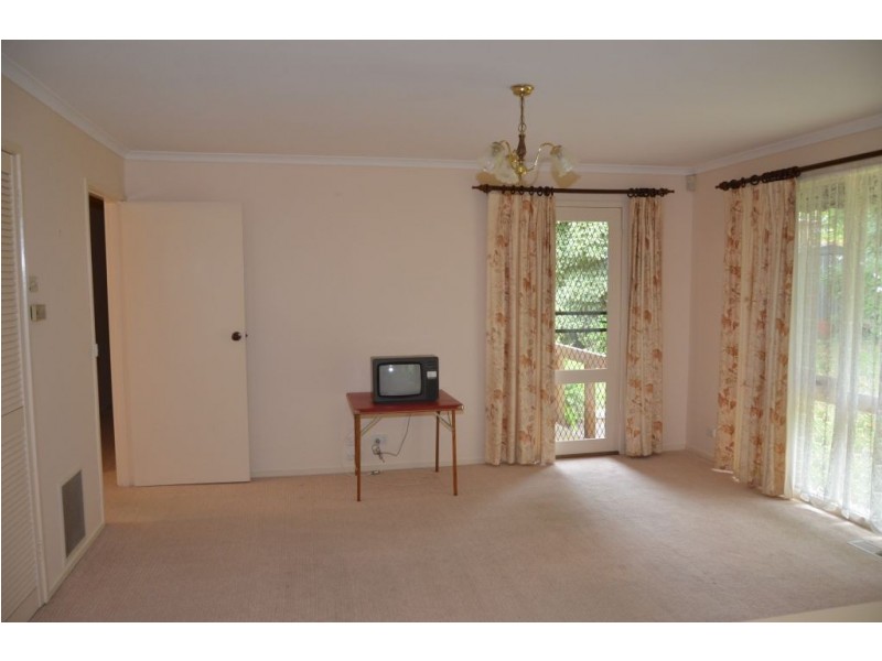 17/27 Central Avenue, Croydon South VIC 3136