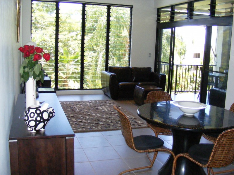 2/32 Moore Street, Trinity Beach QLD 4879