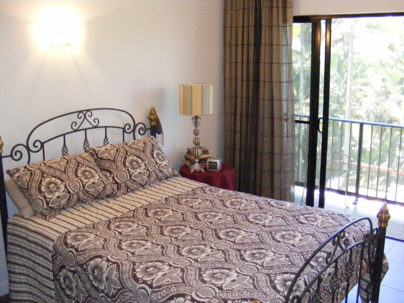 2/32 Moore Street, Trinity Beach QLD 4879