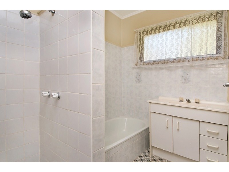 9 Kolora Cres, Ferny Hills QLD 4055