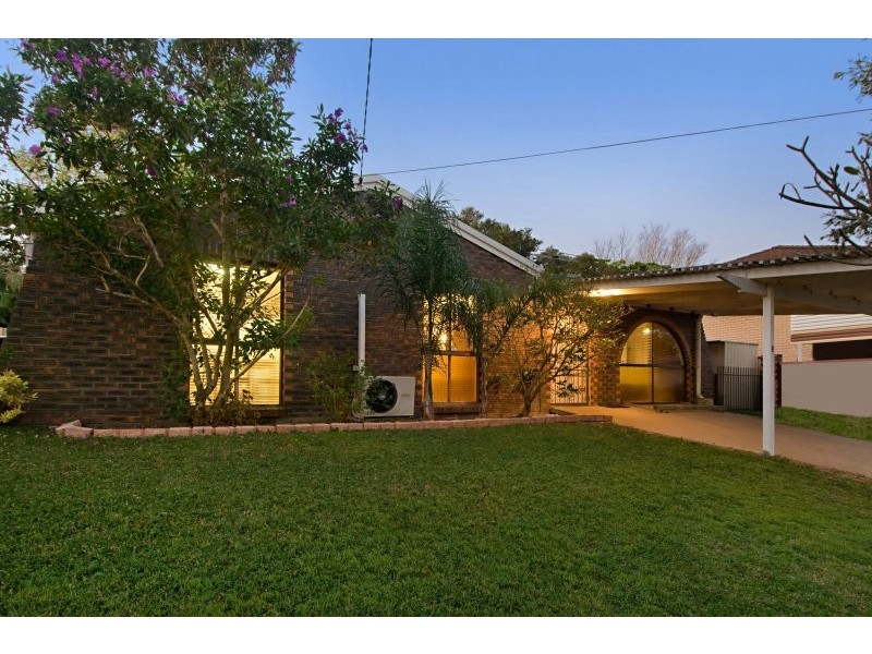 6 Samantha Ct, Ferny Hills QLD 4055