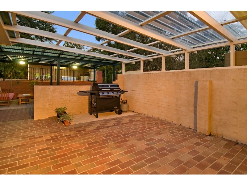 6 Samantha Ct, Ferny Hills QLD 4055