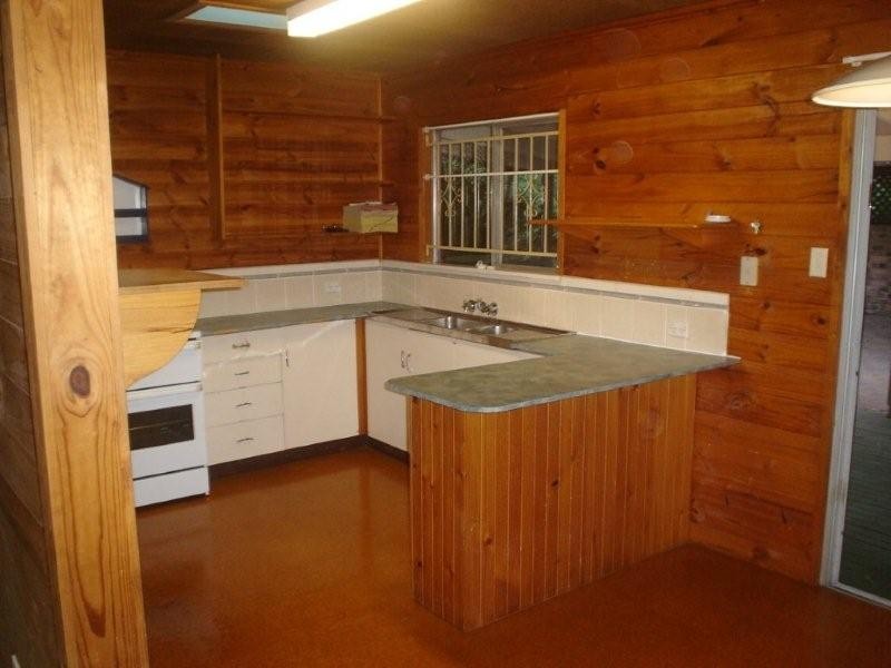 11 Wallaroy Ct, Ferny Hills QLD 4055