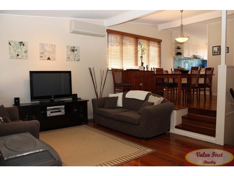 7 Penambul Cres, Ferny Hills QLD 4055