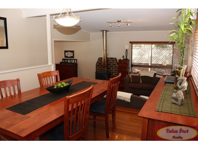 7 Penambul Cres, Ferny Hills QLD 4055