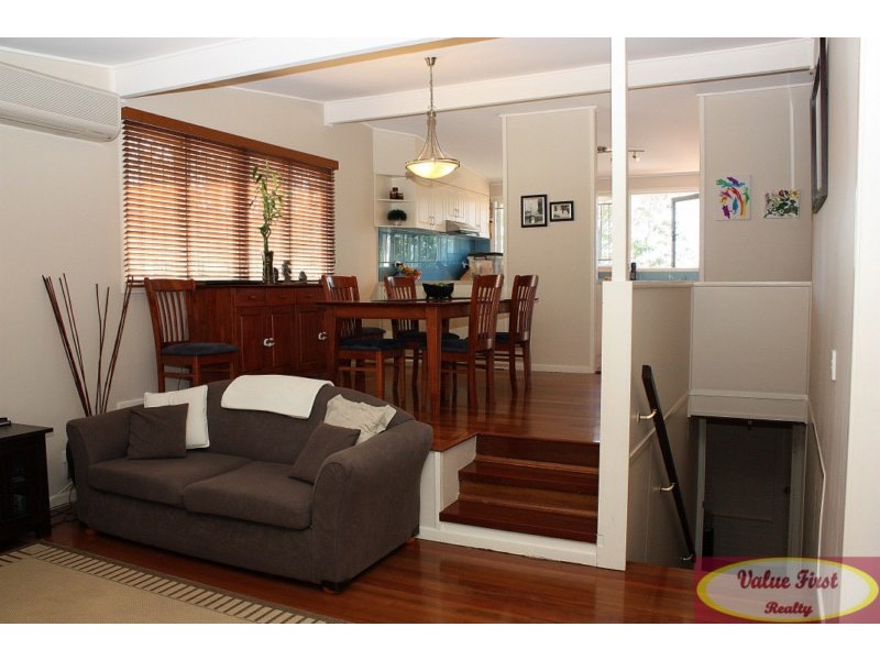 7 Penambul Cres, Ferny Hills QLD 4055