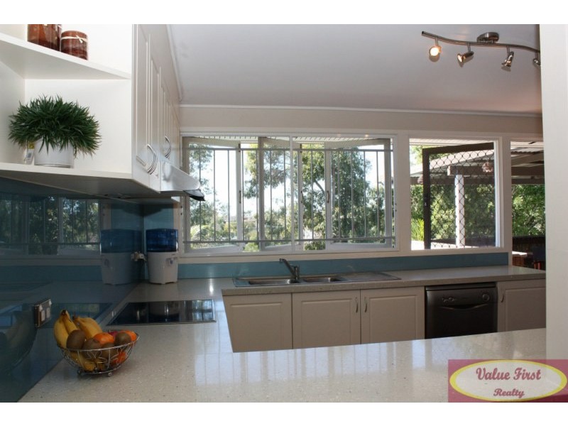 7 Penambul Cres, Ferny Hills QLD 4055