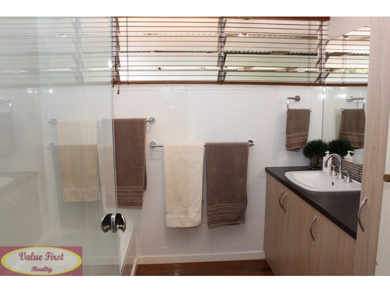 7 Penambul Cres, Ferny Hills QLD 4055