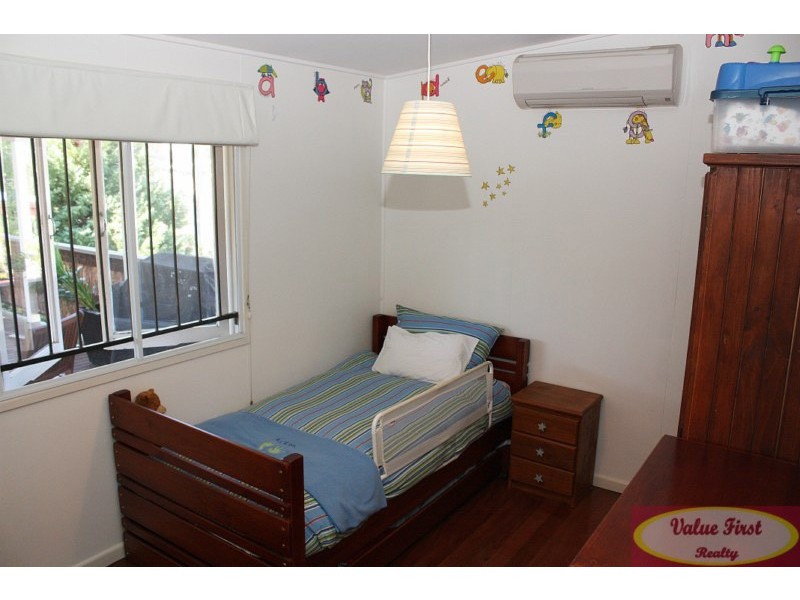 7 Penambul Cres, Ferny Hills QLD 4055