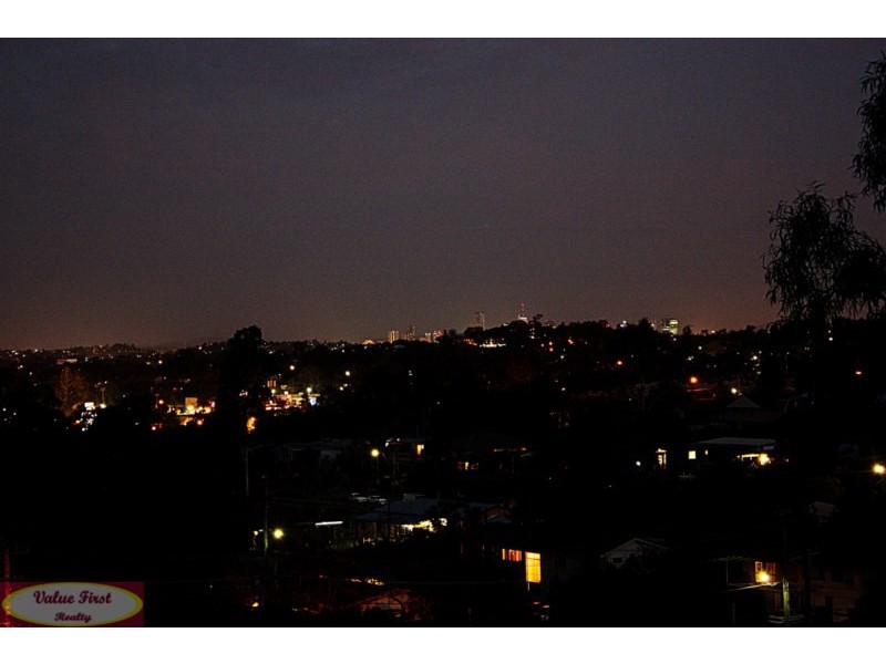 89 Plucks Rd, Arana Hills QLD 4054