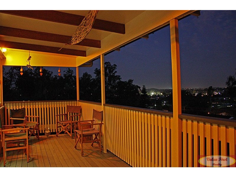 89 Plucks Rd, Arana Hills QLD 4054