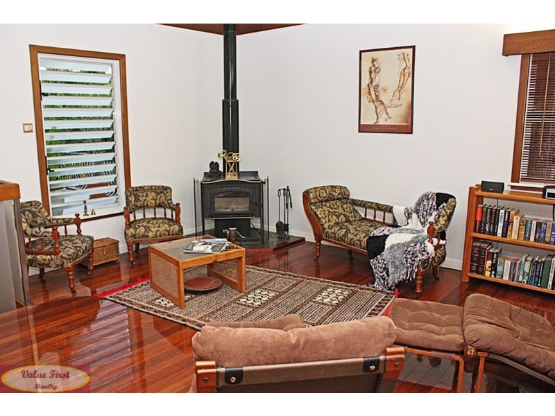 89 Plucks Rd, Arana Hills QLD 4054