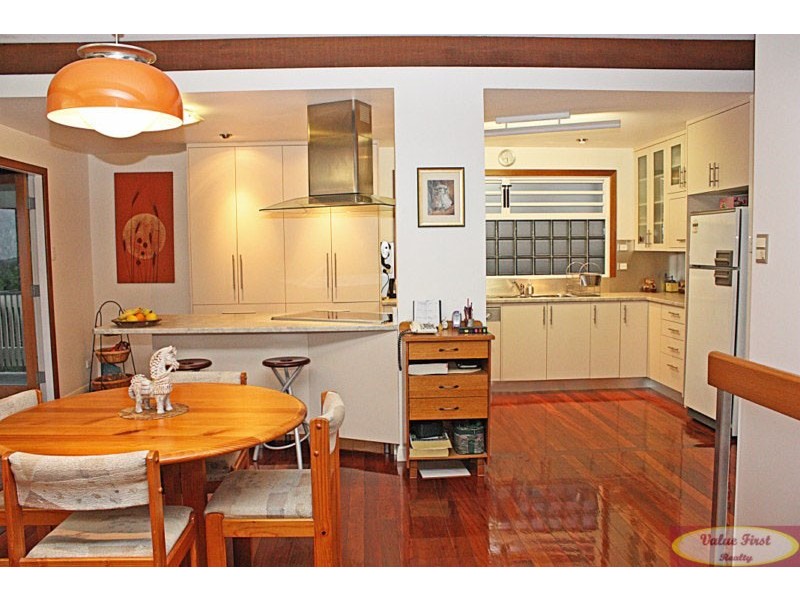 89 Plucks Rd, Arana Hills QLD 4054