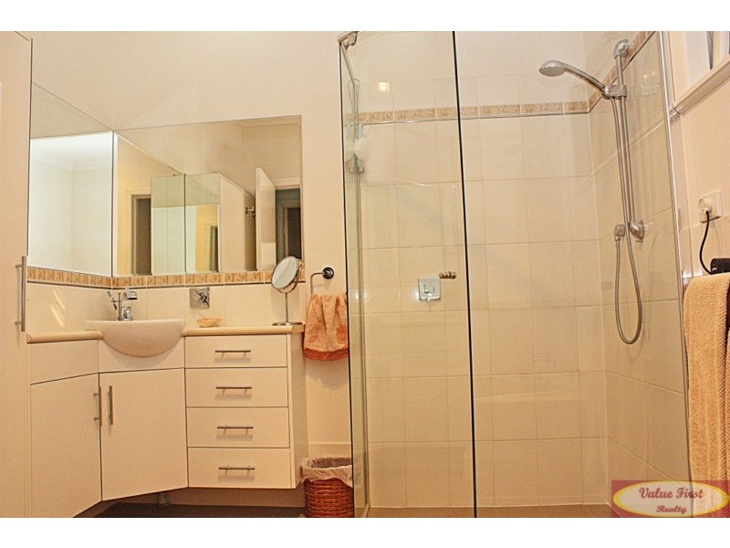 89 Plucks Rd, Arana Hills QLD 4054