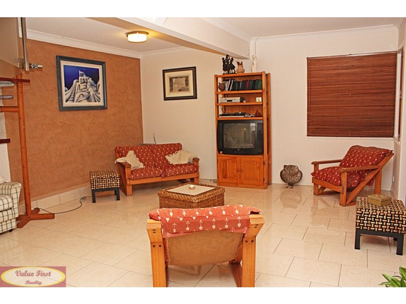 89 Plucks Rd, Arana Hills QLD 4054