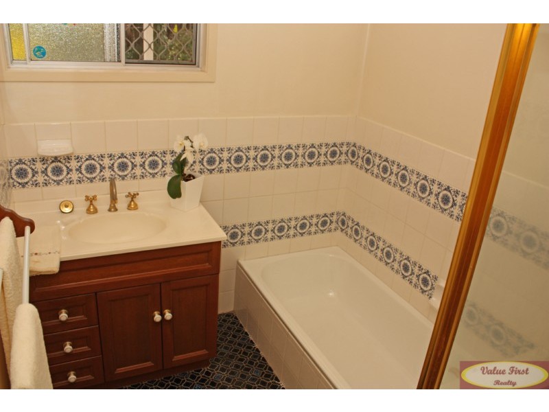 14 Jane St, Arana Hills QLD 4054