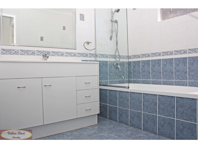 10 Caesar Rd, Ferny Hills QLD 4055