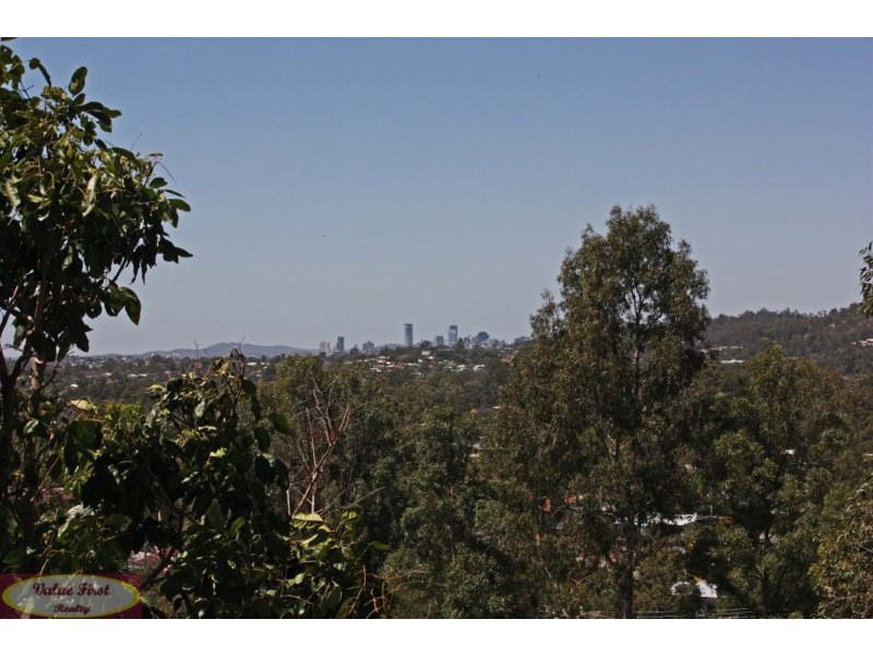 10 Caesar Rd, Ferny Hills QLD 4055