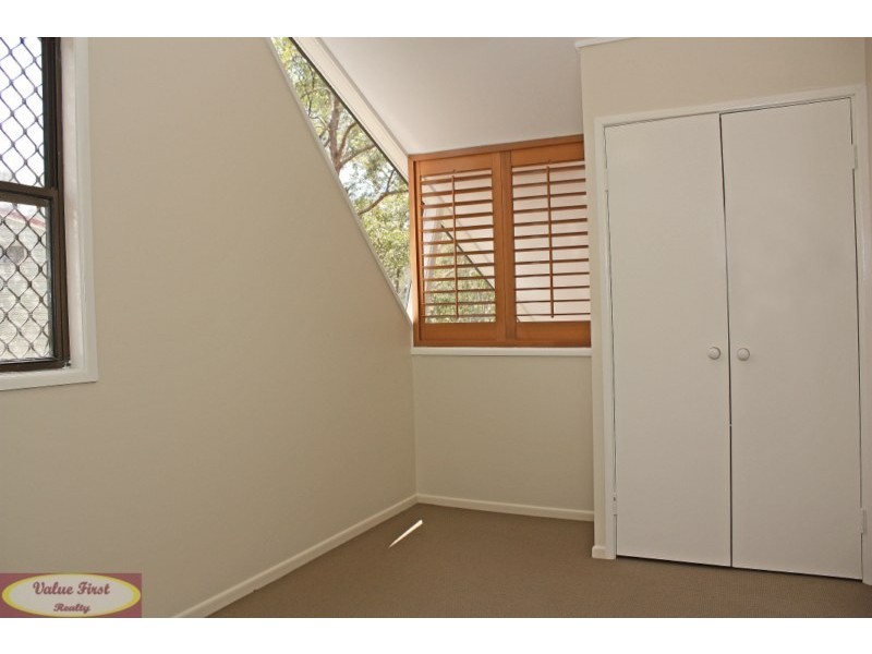 24 Balfour St, Ferny Hills QLD 4055