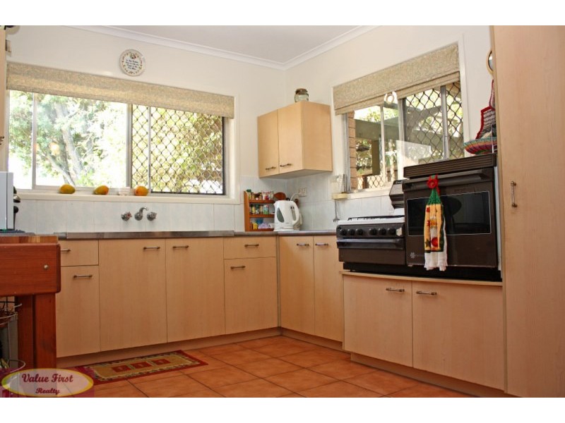 11 Naalong Gr, Ferny Hills QLD 4055