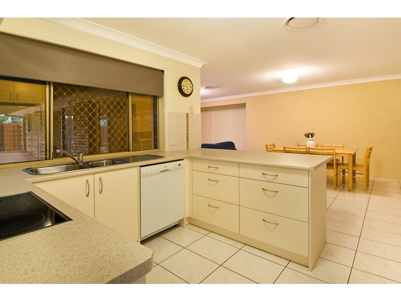 84 Glengarry Rd, Keperra QLD 4054