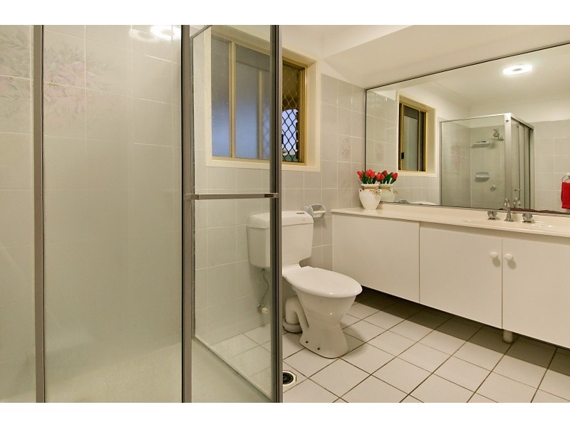 84 Glengarry Rd, Keperra QLD 4054