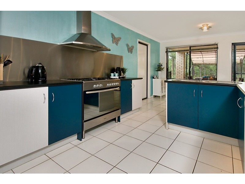 19 Bunyaville Close, Arana Hills QLD 4054