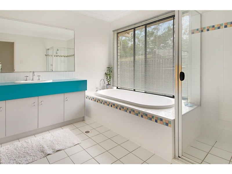 19 Bunyaville Close, Arana Hills QLD 4054