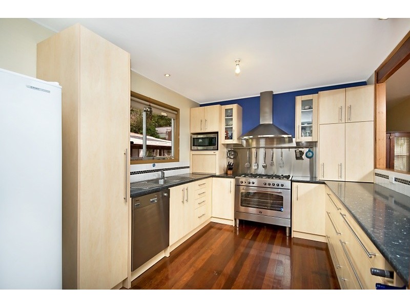 32 Kolora Cres, Ferny Hills QLD 4055