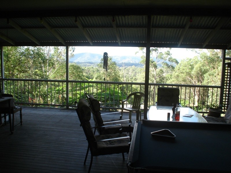 174 Woodward Rd, Armstrong Creek QLD 4520