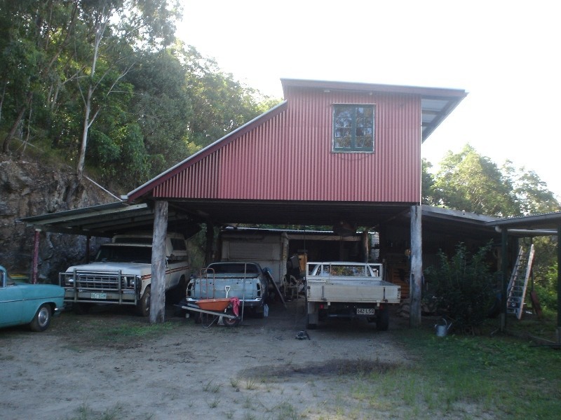 174 Woodward Rd, Armstrong Creek QLD 4520