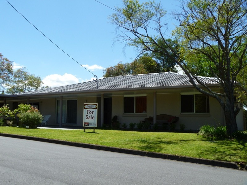 4 Tombondan Cres, Ferny Hills QLD 4055