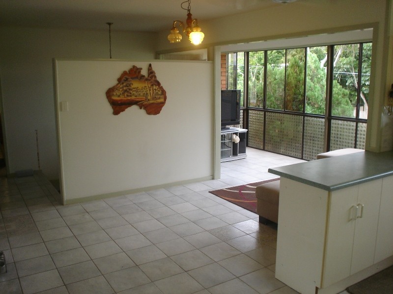 6 Pathara Cres, Ferny Hills QLD 4055