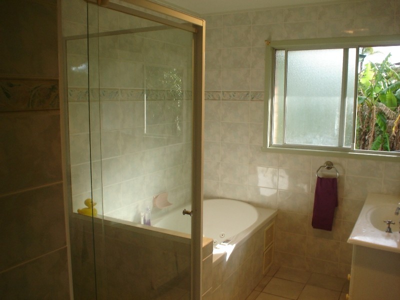 6 Pathara Cres, Ferny Hills QLD 4055