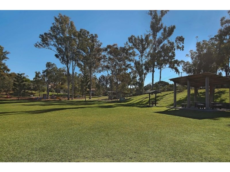 6 Pathara Cres, Ferny Hills QLD 4055