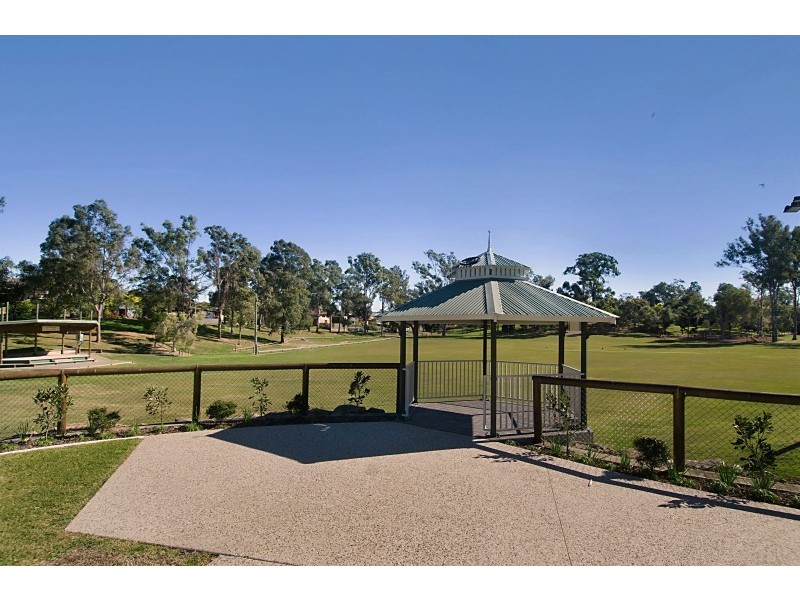 6 Pathara Cres, Ferny Hills QLD 4055