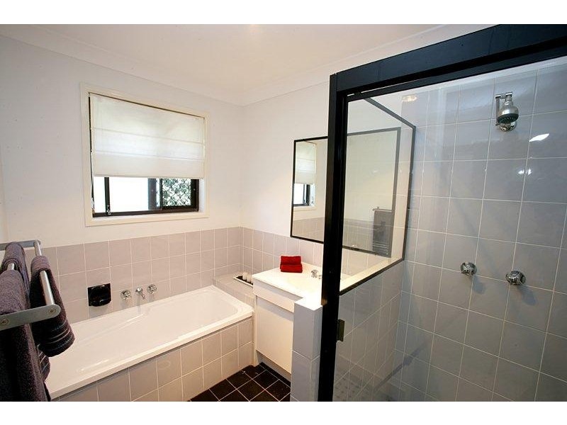 42 Glengarry Rd, Keperra QLD 4054