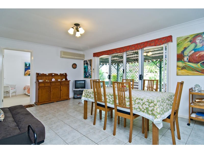 46 Hillenvale Ave, Arana Hills QLD 4054