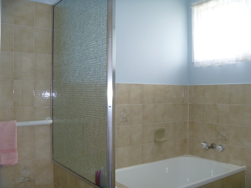 13 Arilpa Cres, Ferny Hills QLD 4055