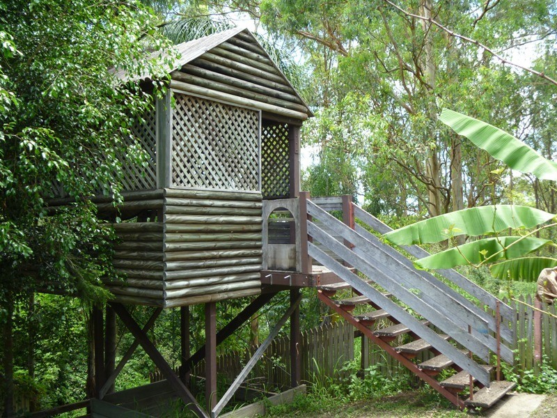 9 Caesar Rd, Ferny Hills QLD 4055