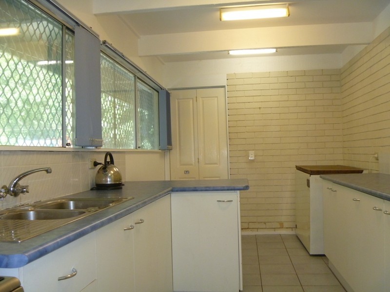 10 Dinterra Ave, Ferny Hills QLD 4055